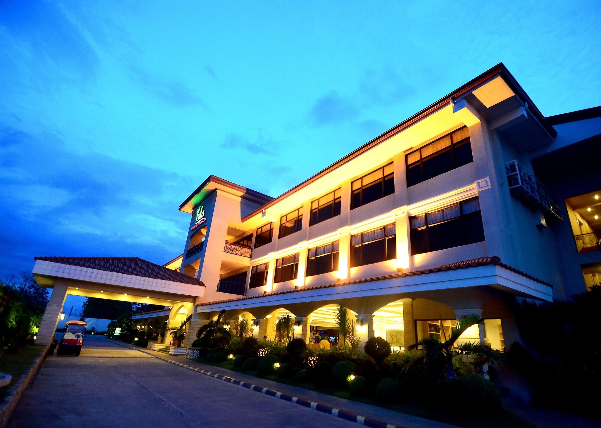 Mactan Isla Resort Мактан Экстерьер фото
